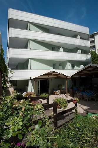 Hotel Salus