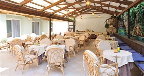 Salus Hotel